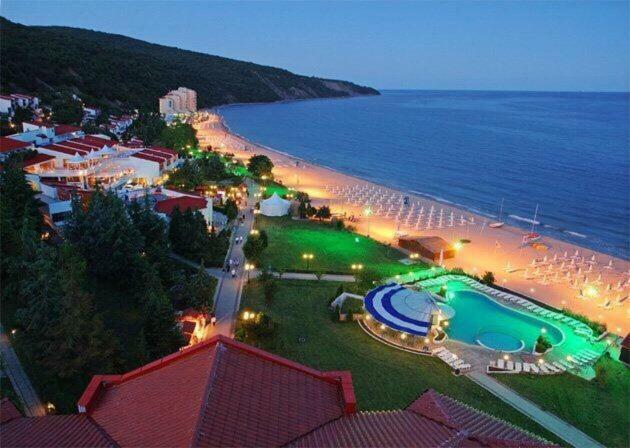 Private Apartment 49 In Prestige Fort Beach Hotel Sveti Vlas Buitenkant foto
